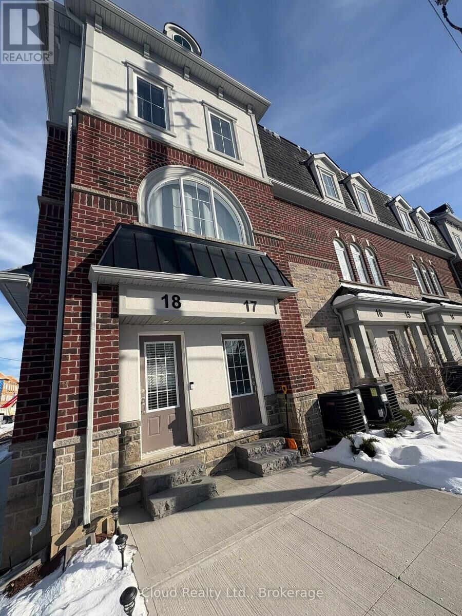 Property Photo:  677 Park Road North 18  ON N3R 0C2 