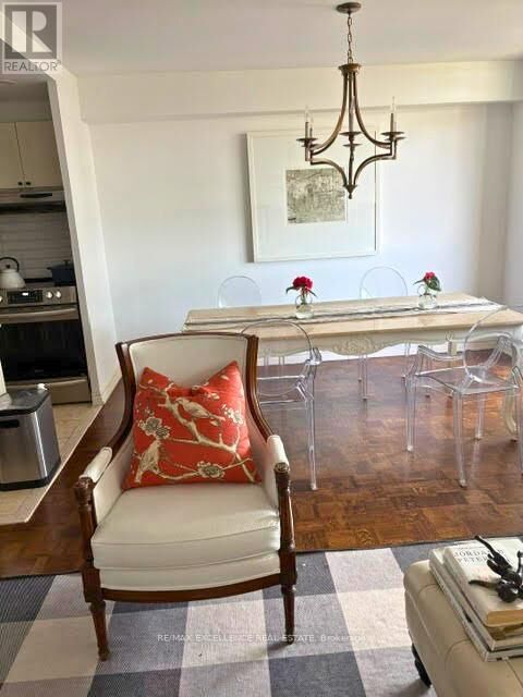 Property Photo:  360 Ridelle Avenue 1701  ON M6B 1K1 