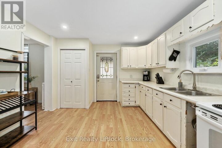 Property Photo: 378 London Street ON K9H 2Z8