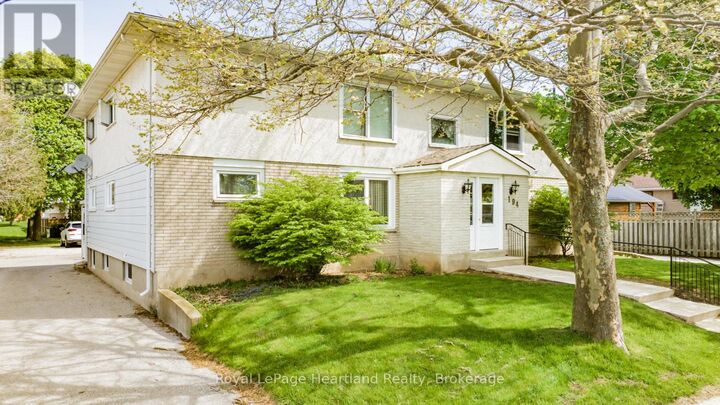 Property Photo:  194 Bennett Street West  ON N7A 1X8 