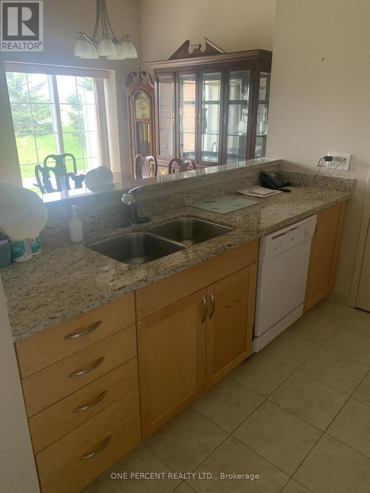 Property Photo:  200 McCarthy Road 164  ON N5A 0B6 