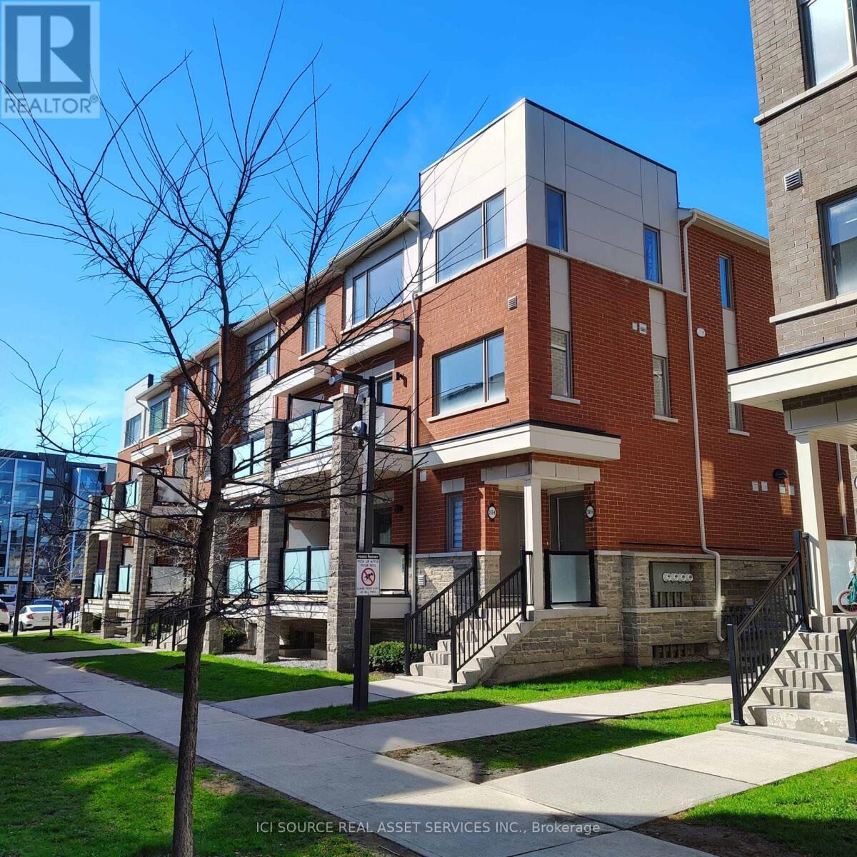 Property Photo: 250 Lagerfeld Drive 16 ON L7A 5G9
