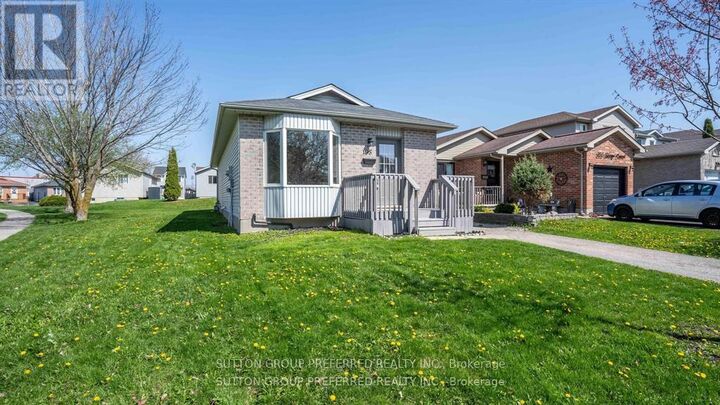 Property Photo:  195 Simpson Crescent  ON N5V 5E1 