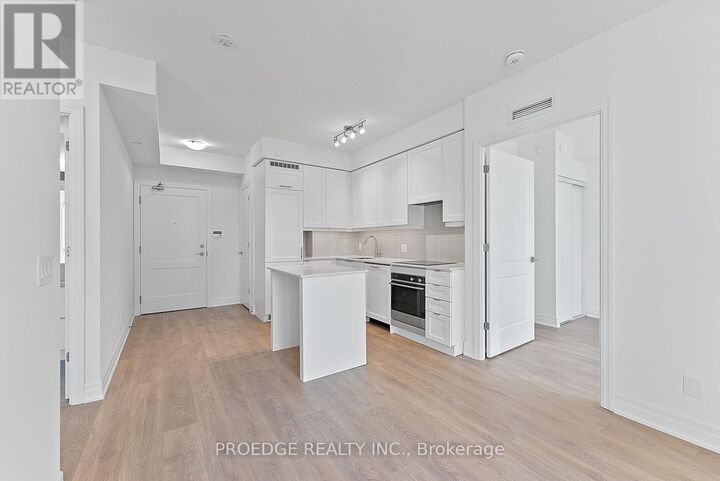 Property Photo:  30 Elm Drive West 801  ON L5B 0N6 