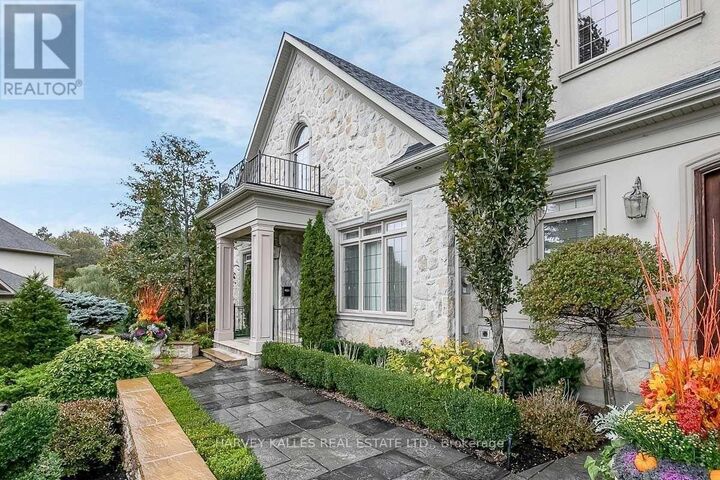 Property Photo:  44 Grayfield Drive  ON L4A 0B1 