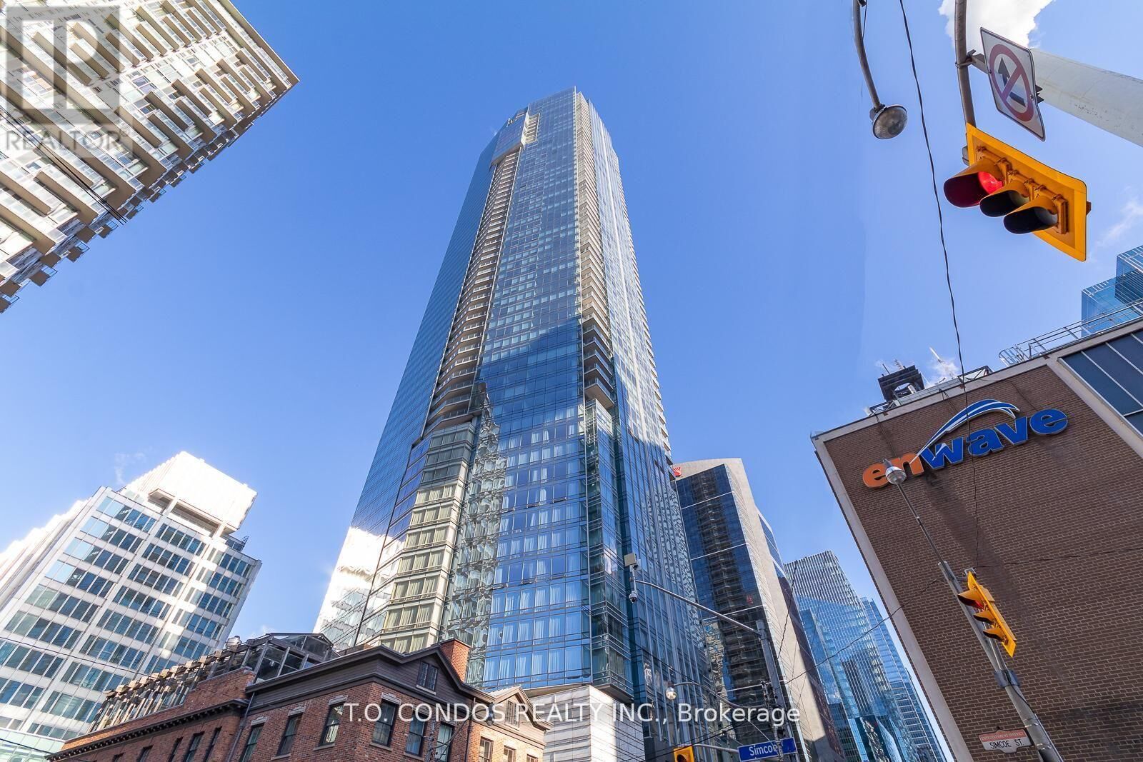 Property Photo:  180 University Avenue 5807  ON M5H 0A2 