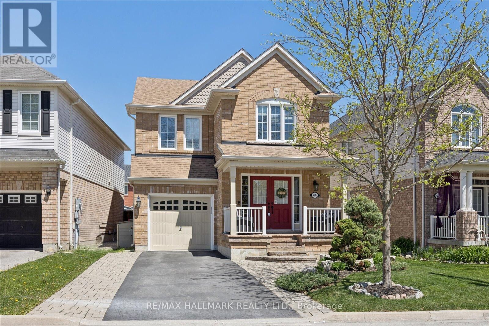 Property Photo:  44 Fred Silvester Road  ON L4A 0J6 