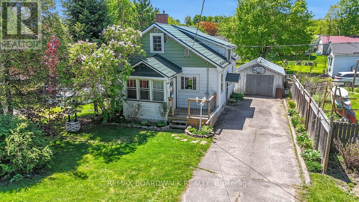 Property Photo:  96 York Street  ON K0G 1K0 