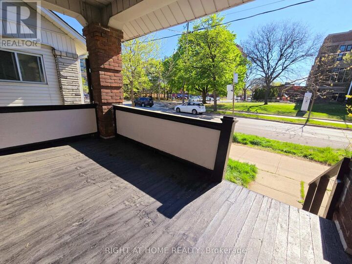 Property Photo:  685 Greenwood Avenue Upper  ON M4J 4B6 