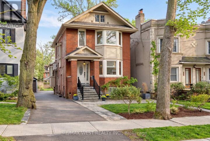 Property Photo:  311 St Clair Avenue East  ON M4T 1P3 