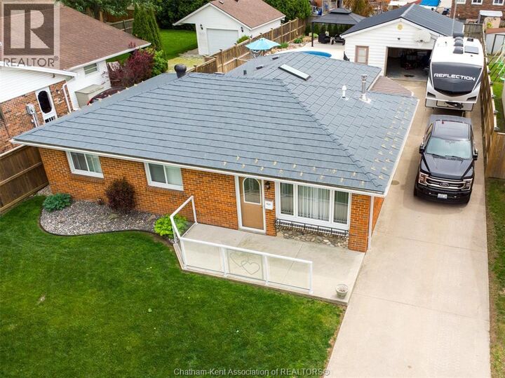 Property Photo:  106 Wills Street  ON N8A 4X5 