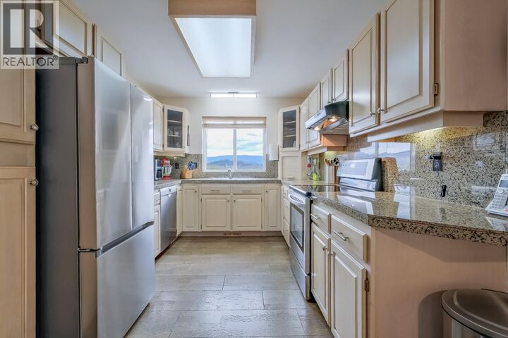 Property Photo: 1802 Edgehill Court BC V1V 1R7