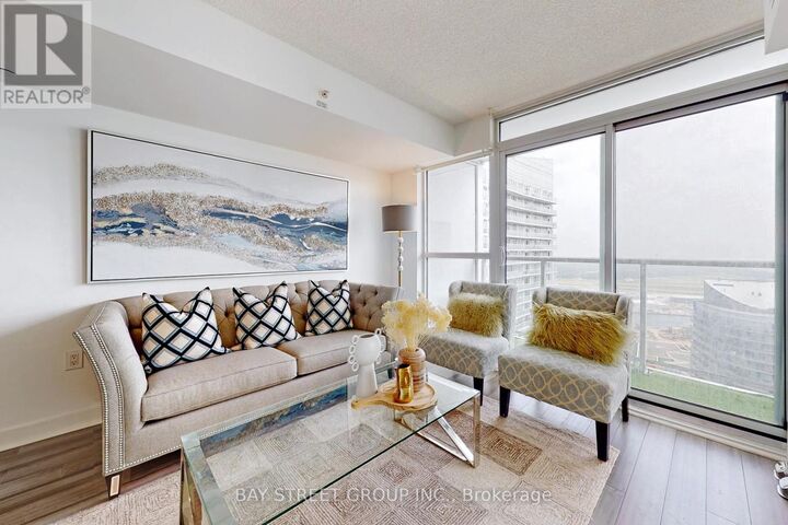 Property Photo:  85 Queens Wharf Road 4102  ON M5V 0J9 