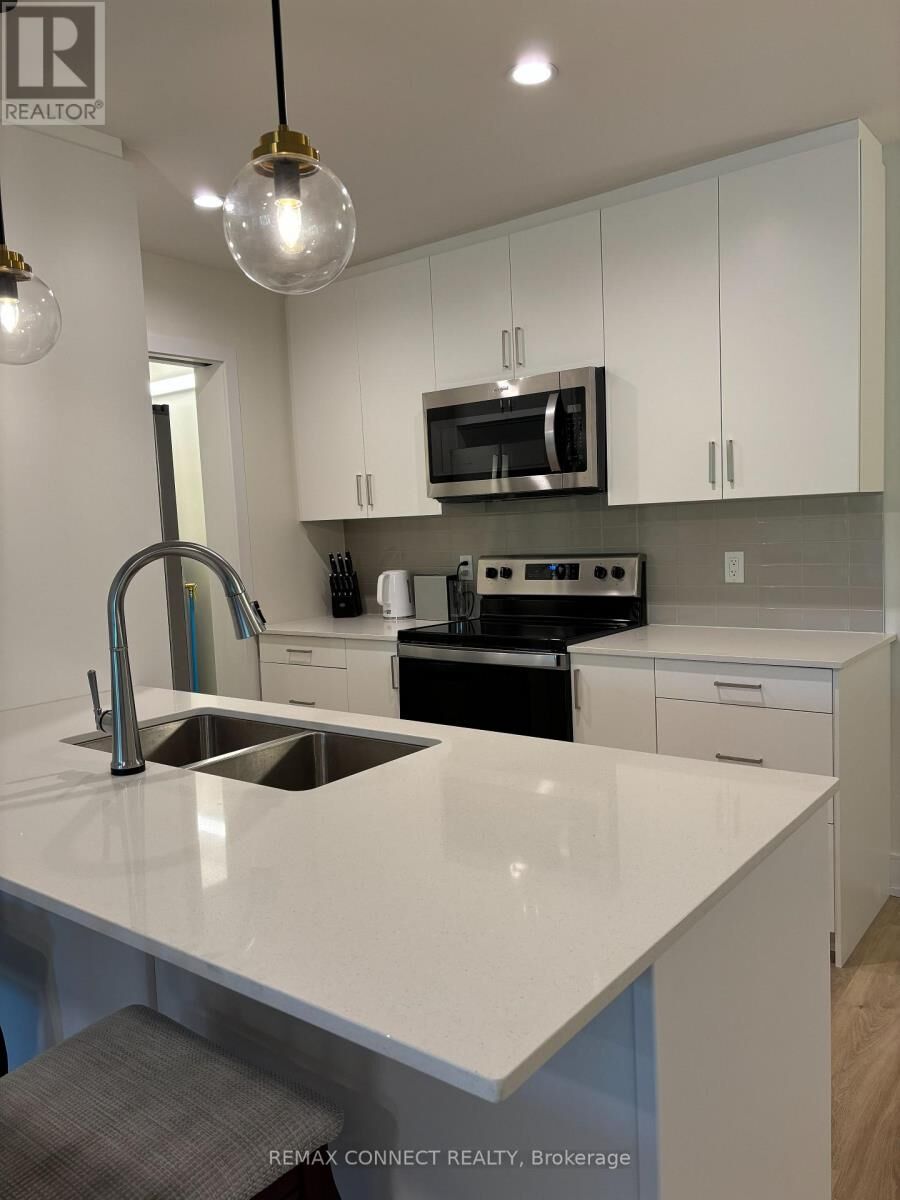 Property Photo: 121 Mary Street 310 ON L0M 1G0
