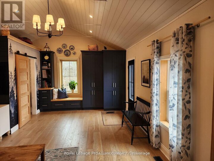Property Photo:  26 York Street  ON K0K 2T0 