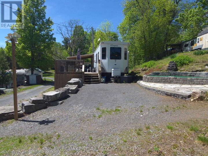 Property Photo: 9 Glenford Lane 36 ON K0H 1T0