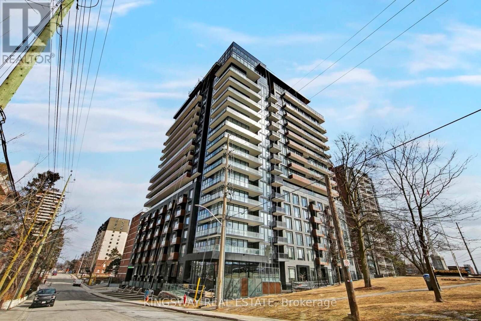 Property Photo:  21 Park Street 910  ON L5G 1L7 