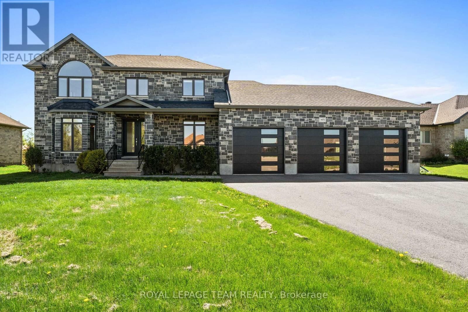Property Photo: 1472 Water'S Edge Way ON K4P 0C6
