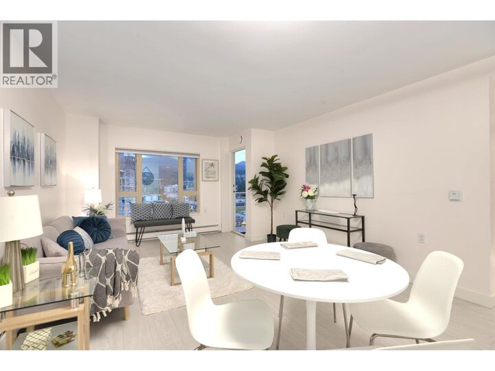 Property Photo:  121 West 15 Street 1604  BC V7M 1R8 