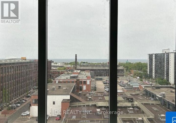 Property Photo: 285 Dufferin St Street 813 Unit A ON M6K 1Z7