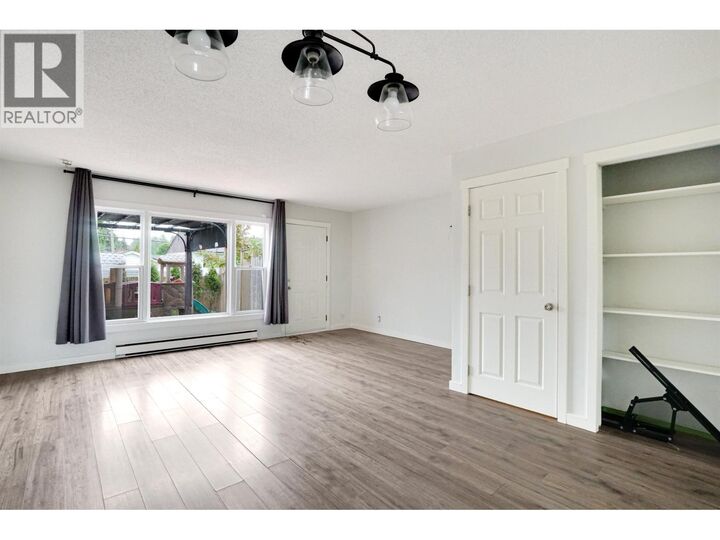Property Photo:  185 Konigus Street 35  BC V8C 2K4 