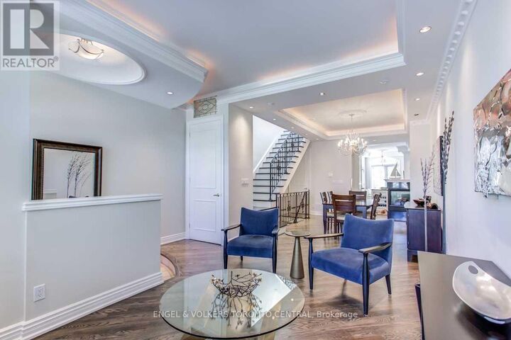 Property Photo:  405 Bedford Park Avenue  ON M5M 1J9 
