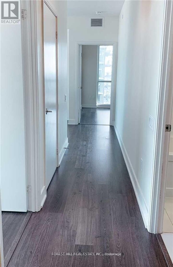 Property Photo:  30 Roehampton Avenue 3010  ON M4P 1R2 