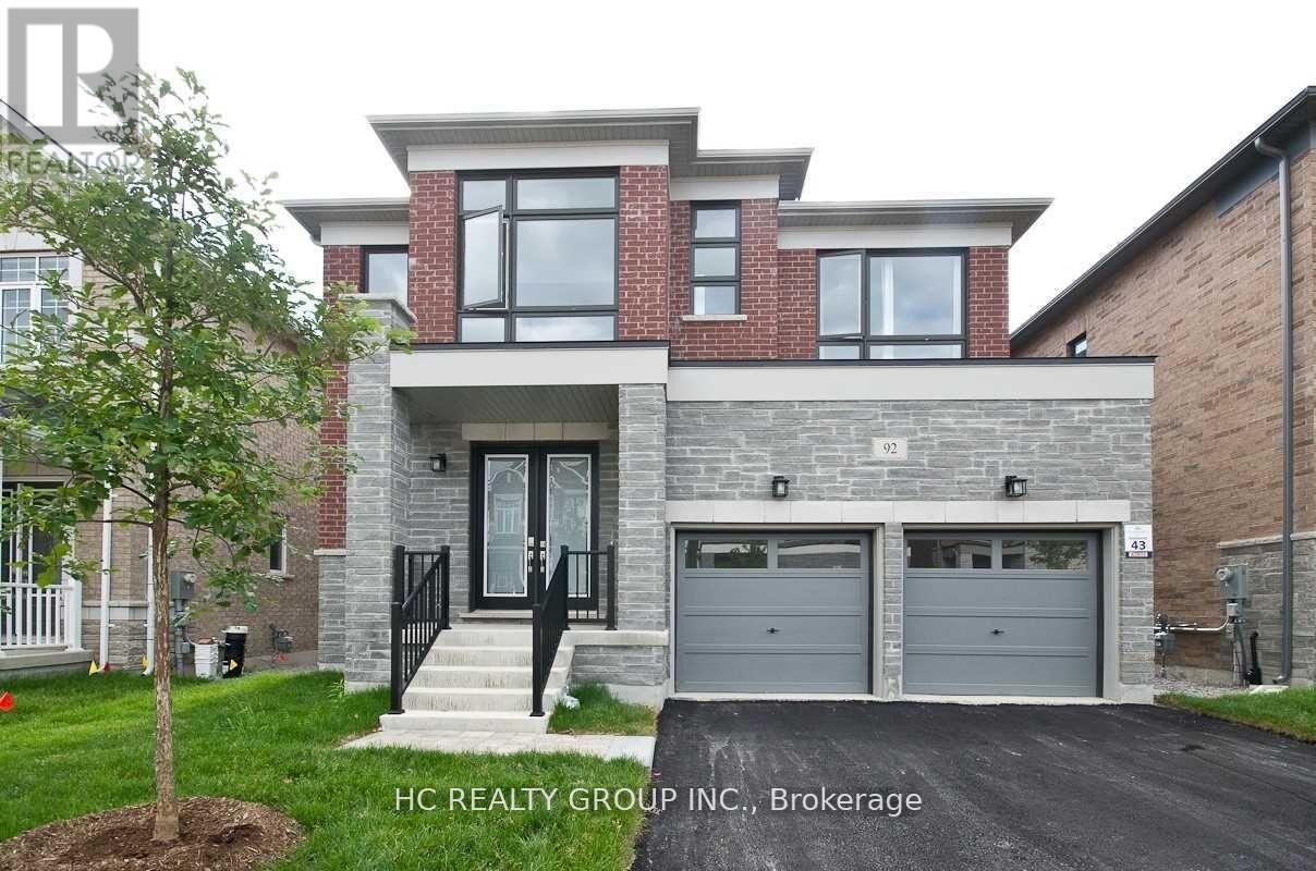 Property Photo:  92 Pine Hill Crescent  ON L4G 3X9 
