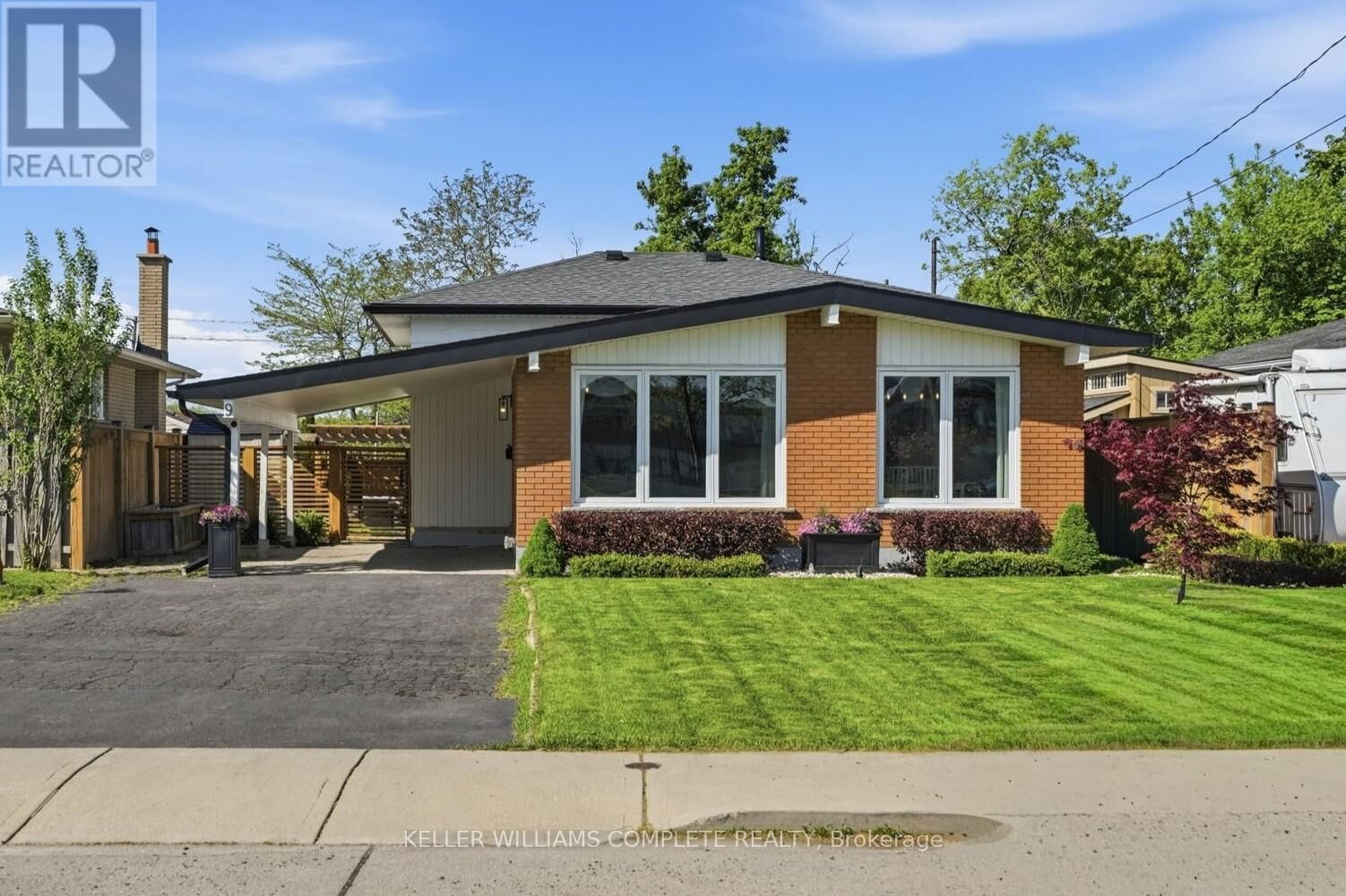 Property Photo:  9 Reno Avenue  ON L8T 2S5 