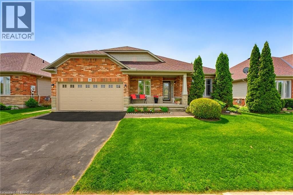 Property Photo:  35 Cobblestone Drive  ON N3L 4G1 