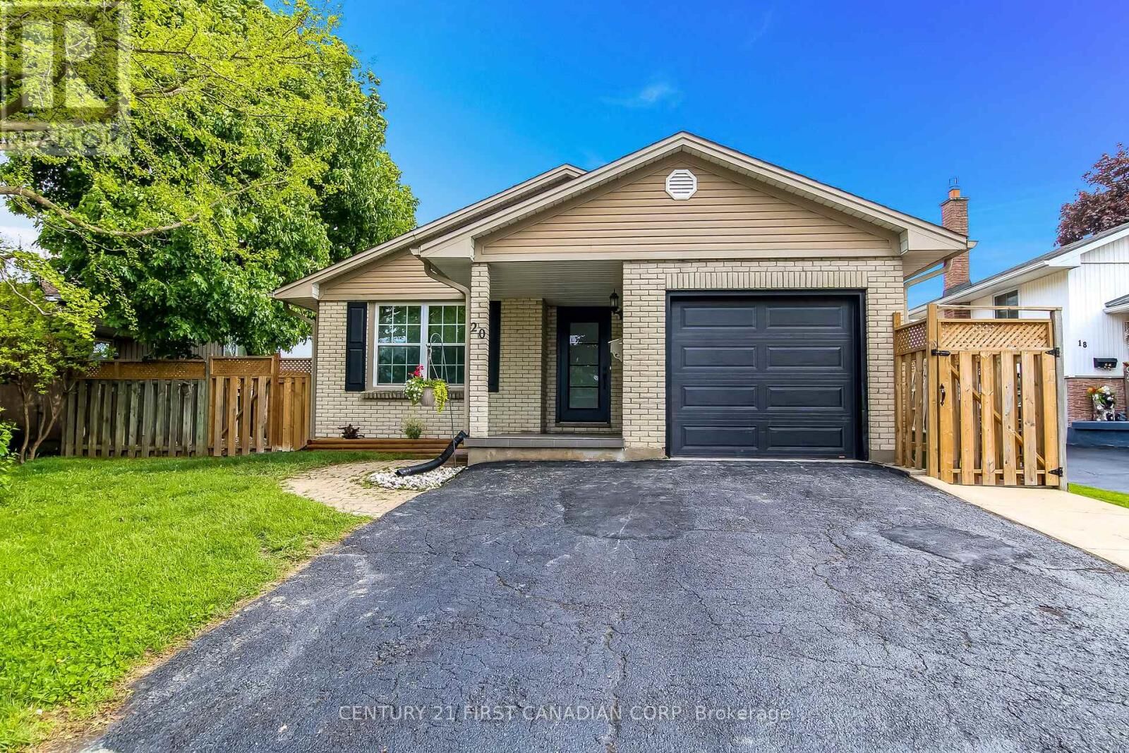 Photo de la propriété: 20 Renny Crescent ON N6E 2C5