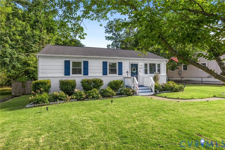 Property Photo: 1307 Enon Ave VA 23836