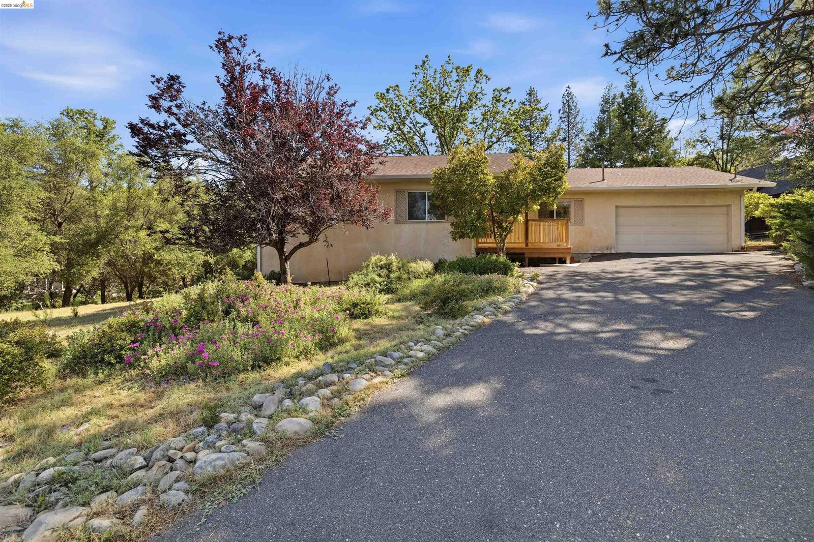 Property Photo:  12751 Cresthaven  CA 95321 