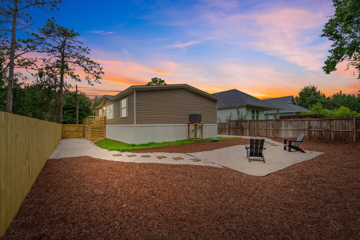 Property Photo:  107 N 6th  FL 32459 