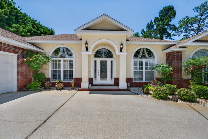 Property Photo:  4242 Bobcat Cove  FL 32578 