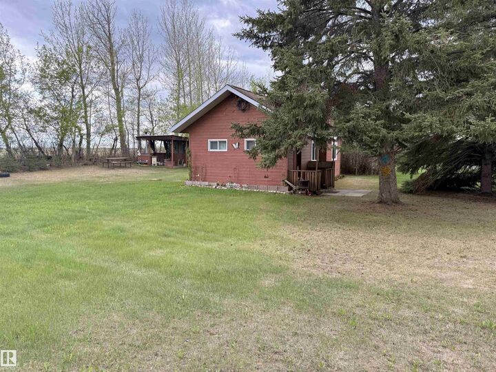 Property Photo: 563028 173 Range Road AB T0B 2R0