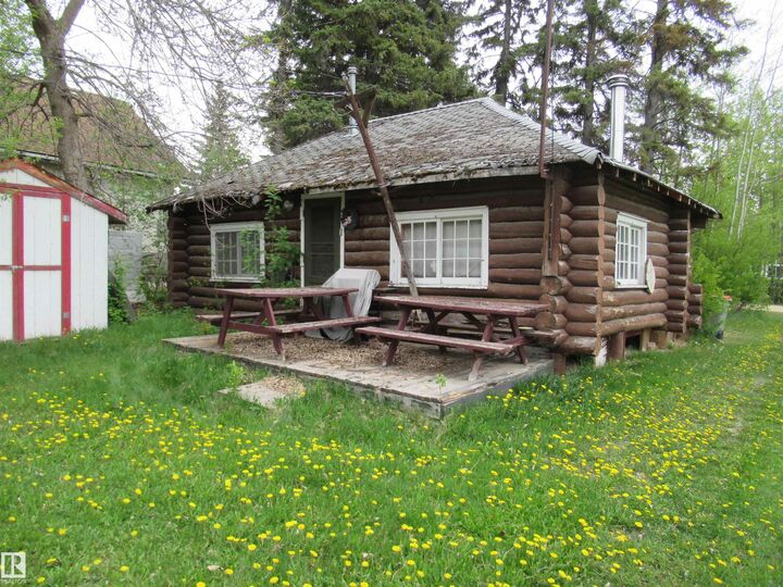 Property Photo:  5817 49 Street  AB T0C 2C0 
