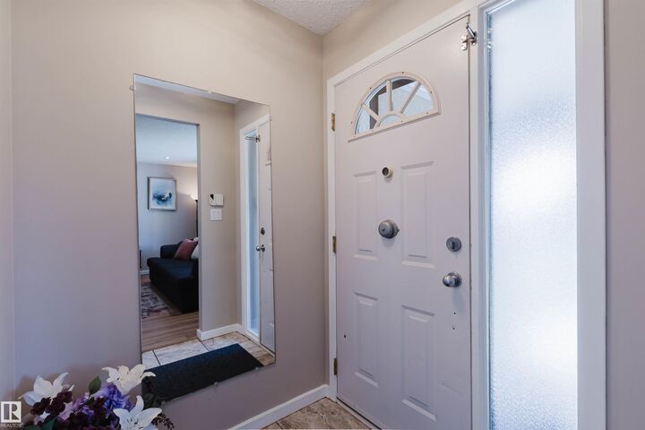 Property Photo:  10946 Beaumaris Road NW  AB T5X 1Z6 