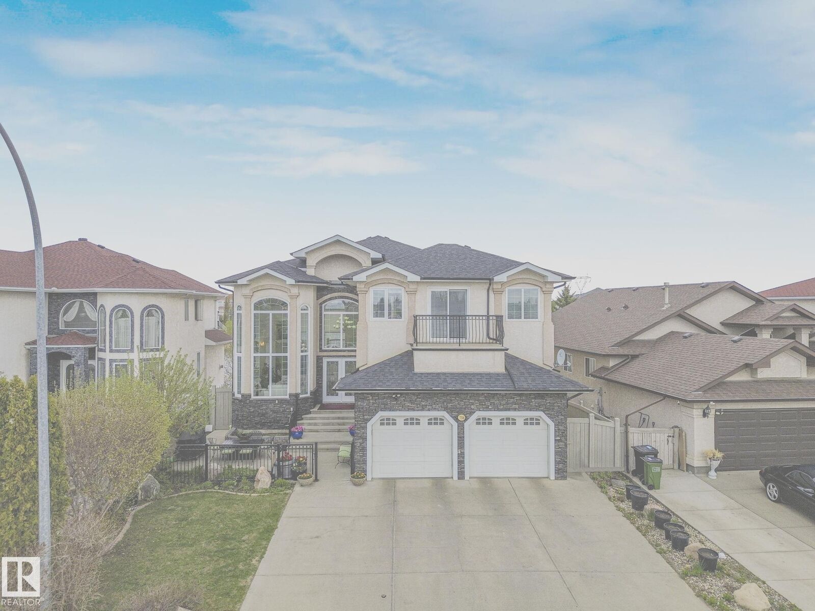 Property Photo:  7516 161A Avenue NW  AB T5Z 3S9 