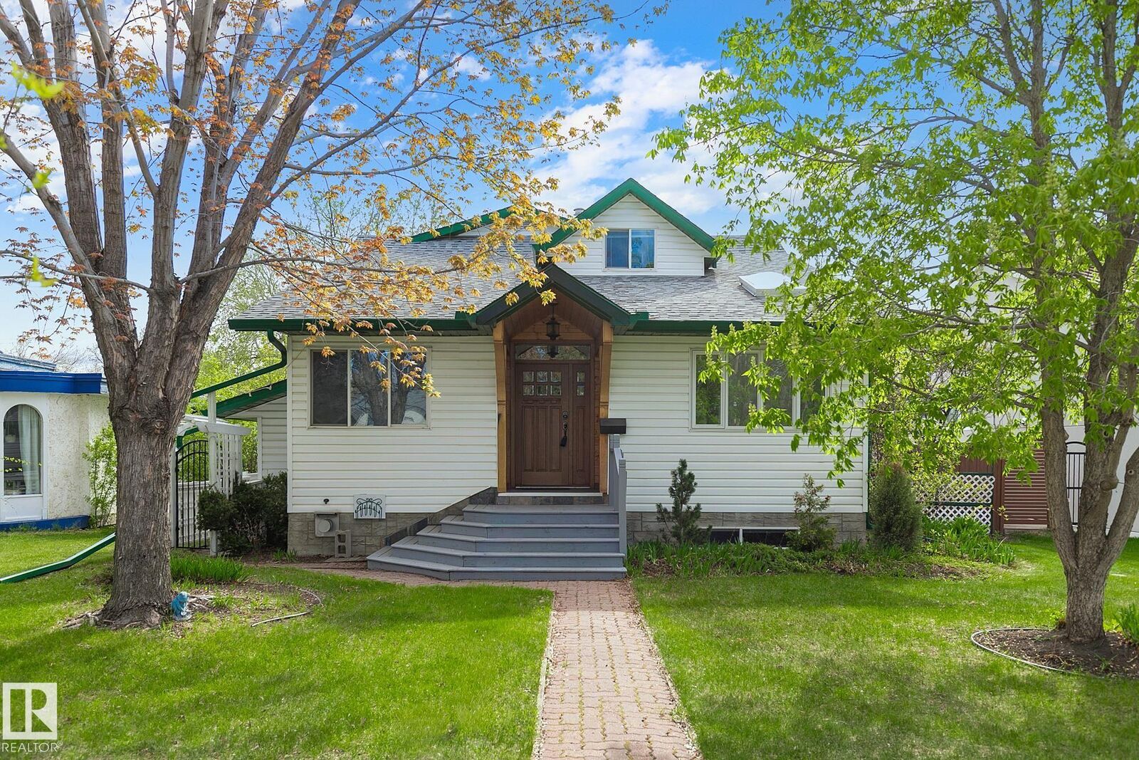 Property Photo: 10823 130 Street NW AB T5M 0Z2