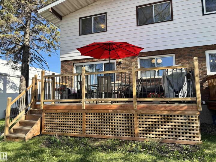 Property Photo:  9324 80 Avenue NW  AB T6C 0T9 