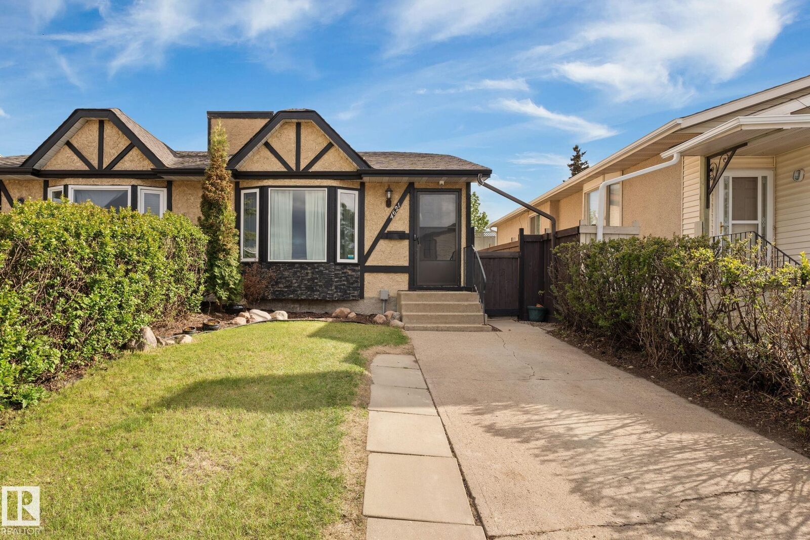 Property Photo:  4621 126 Avenue NW  AB T5A 4L1 