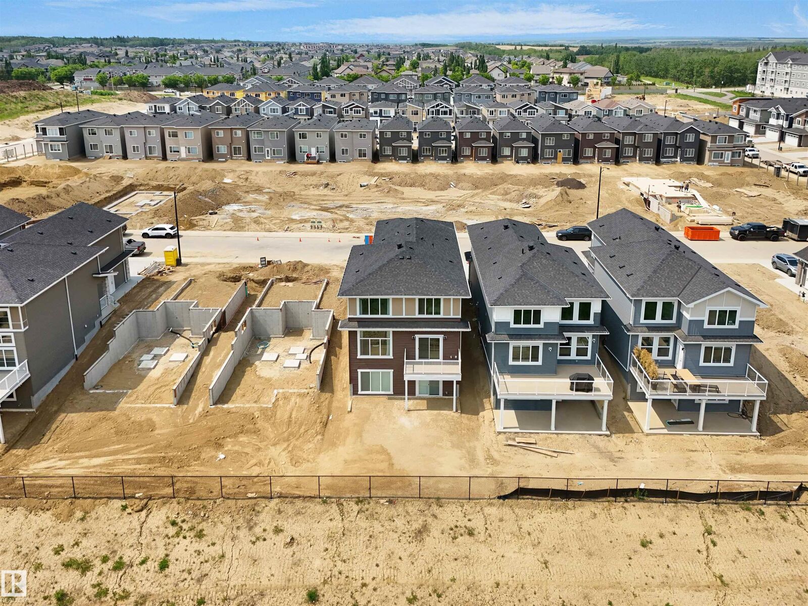 Property Photo:  3319 Chickadee Drive NW  AB T5S 0V6 
