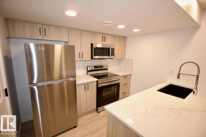 6324 27 Avenue SW Bsmt — photo 1