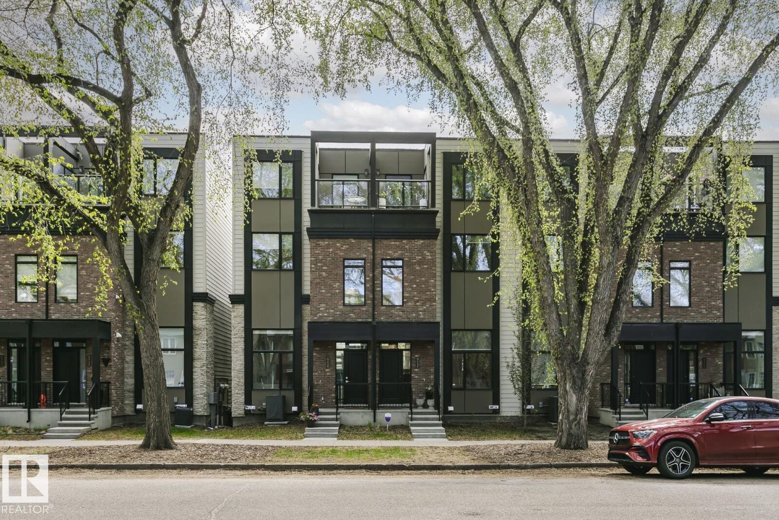 Property Photo: 9737 101 Street NW AB T5K 0W9