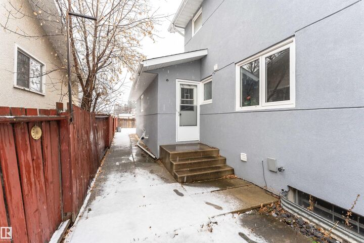 Property Photo: 17716 84 Ave NW AB T5T 0N4