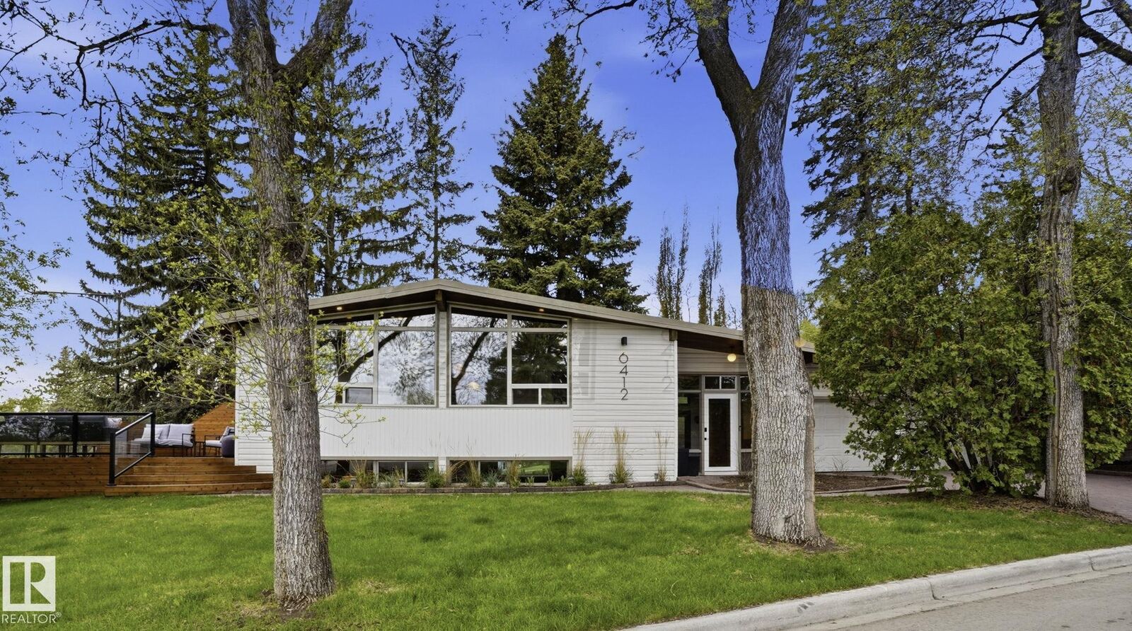 Property Photo:  6412 Ada Boulevard NW  AB T5W 4P2 