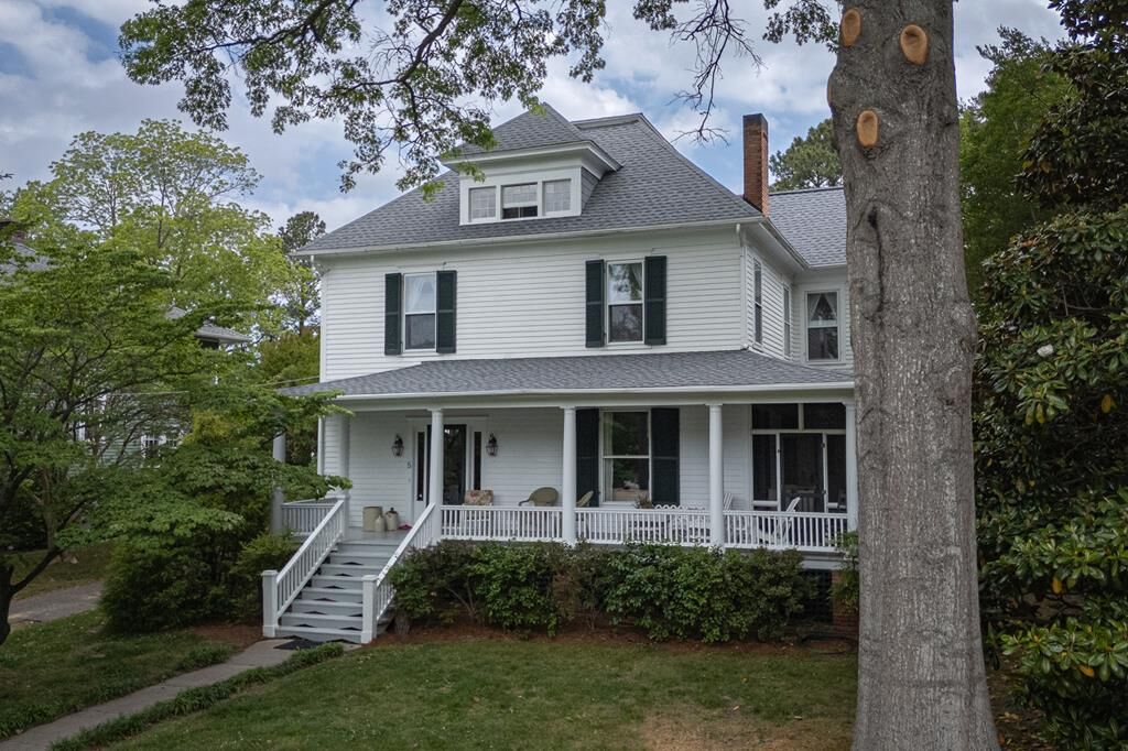 Property Photo: 5 Market St VA 23417