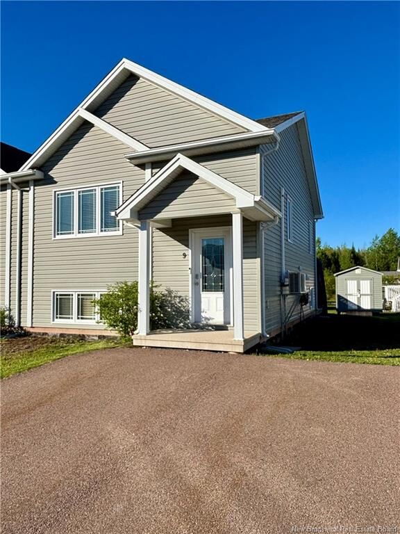 9 Janick Court — photo 1