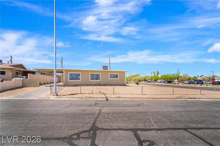 Property Photo: 2 California Way NV 89015